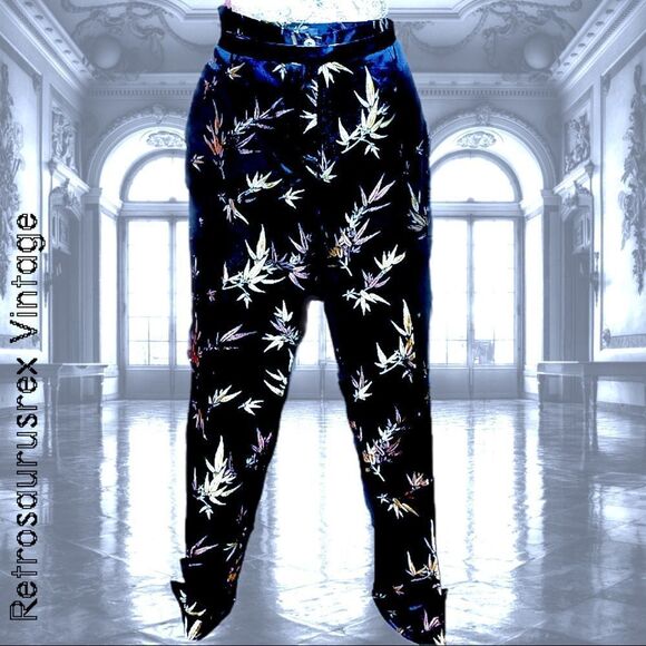 DESIGNER di Vita di luxe Satin Embroidered 2 Piece Crop Suit, Vintage Power Suit - Picture 5 of 8